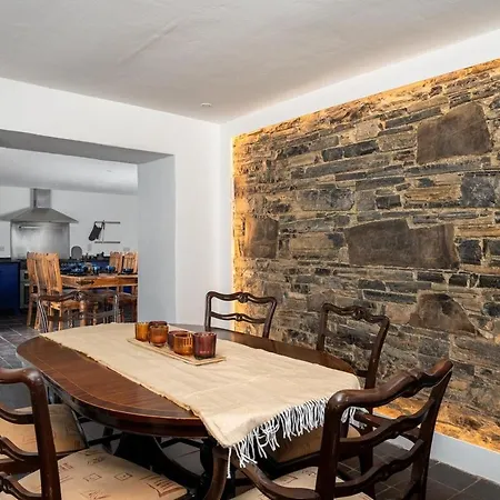 Semesterbostad Charming Getaway *