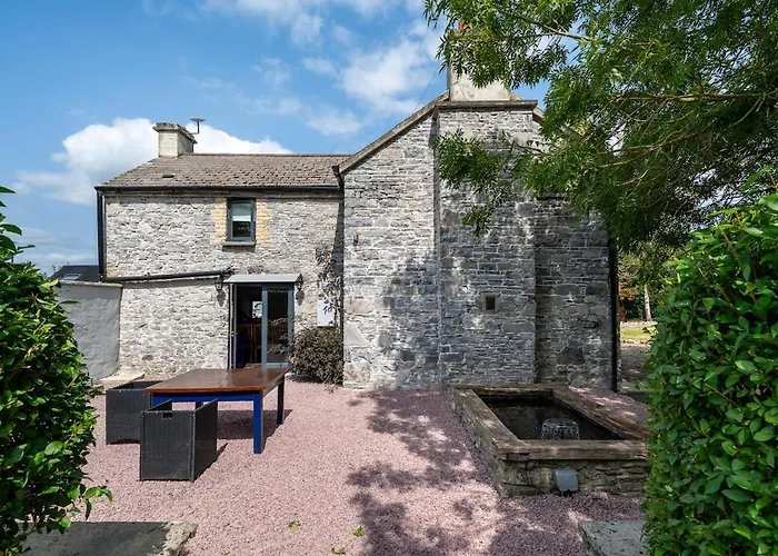 Charming Getaway Дом отдыха