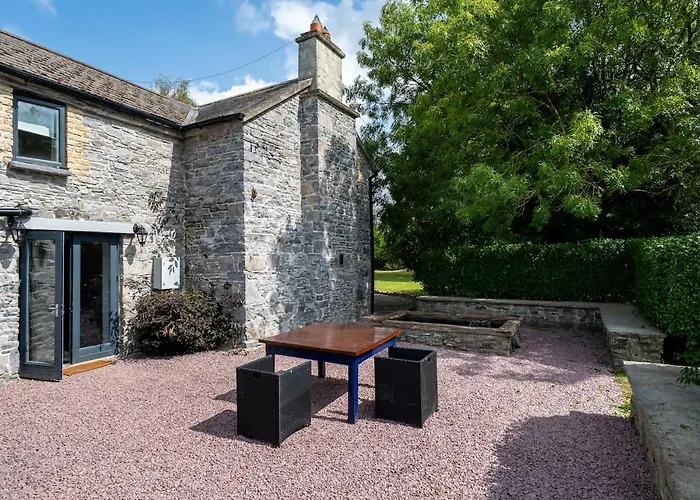 Дом отдыха Charming Getaway *